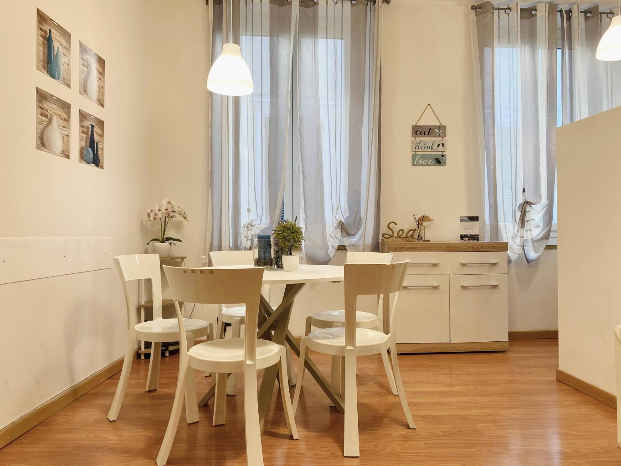 Mazzini 12, Elegant Central Apartment With Free Private Garage 800 M, Air Conditioning, Wi-Fi, Just 100 M From The Public Beach Rapallo Ngoại thất bức ảnh